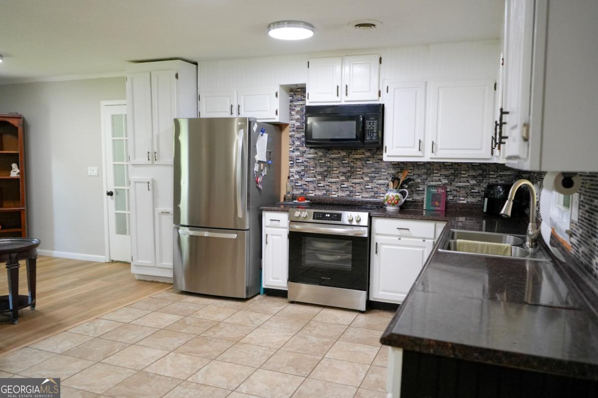 307 Pinewood Drive Property Photo 14