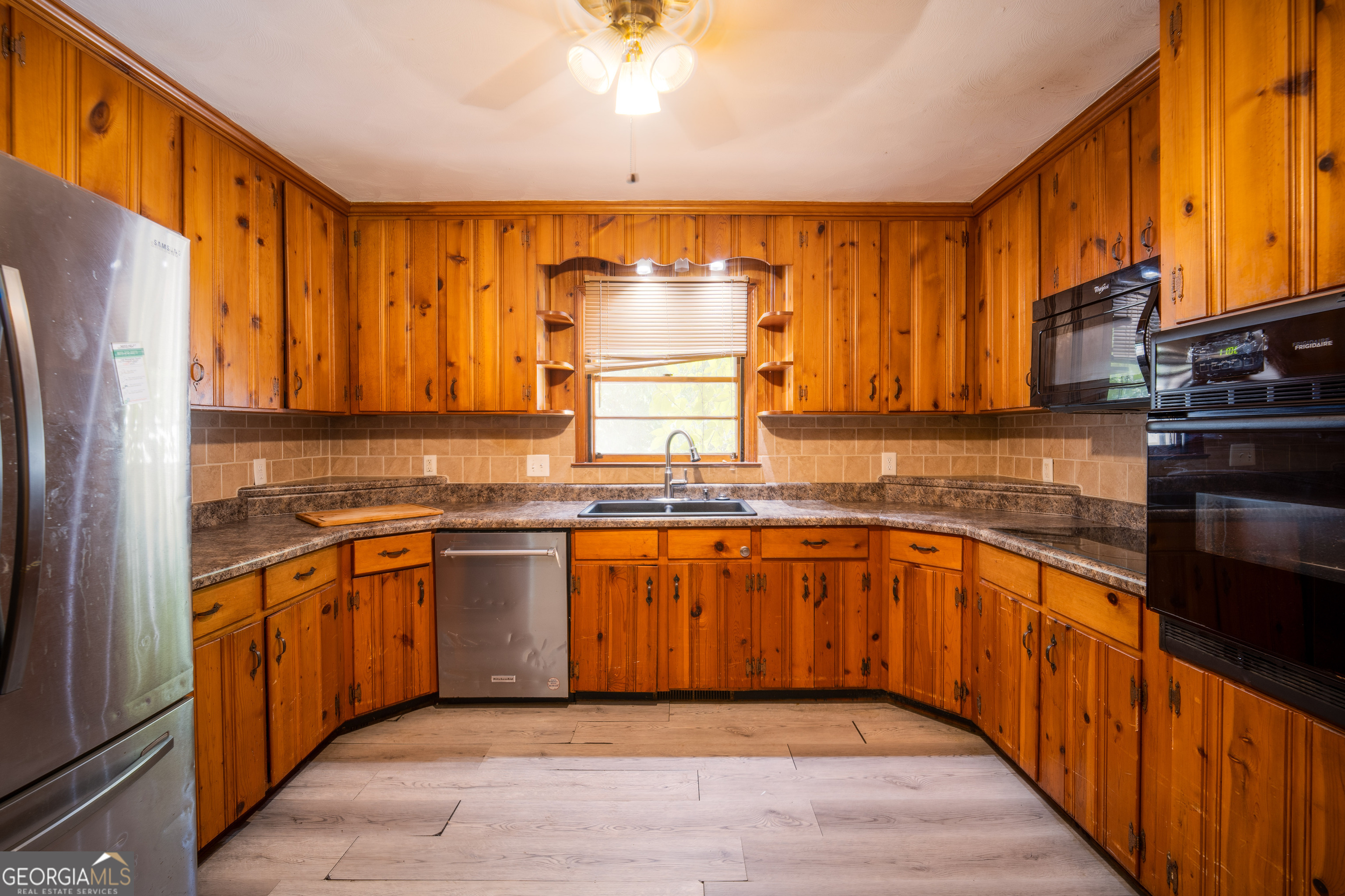 2928 Southshore Drive Property Photo 4