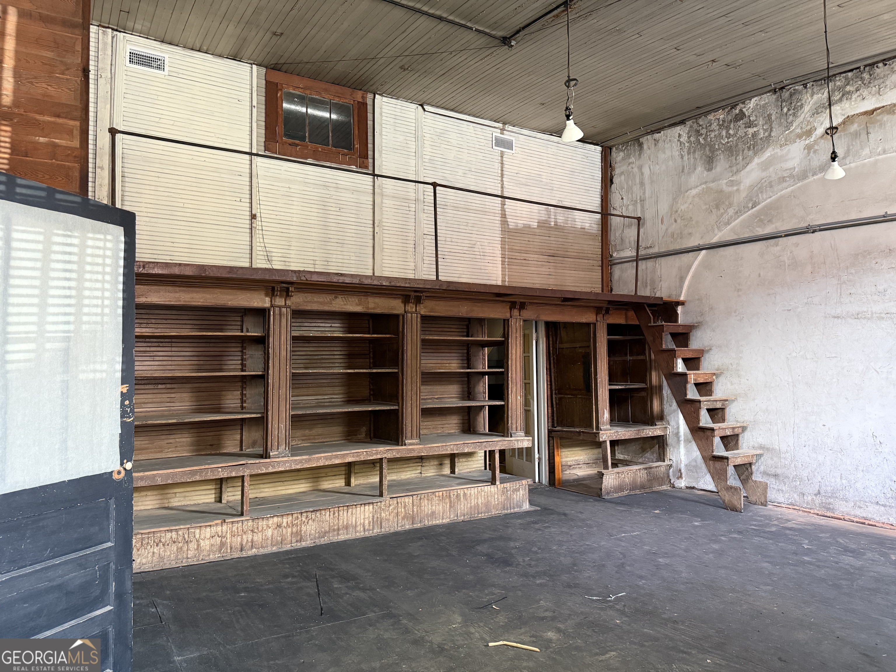 703 3rd Avenue Property Photo 17