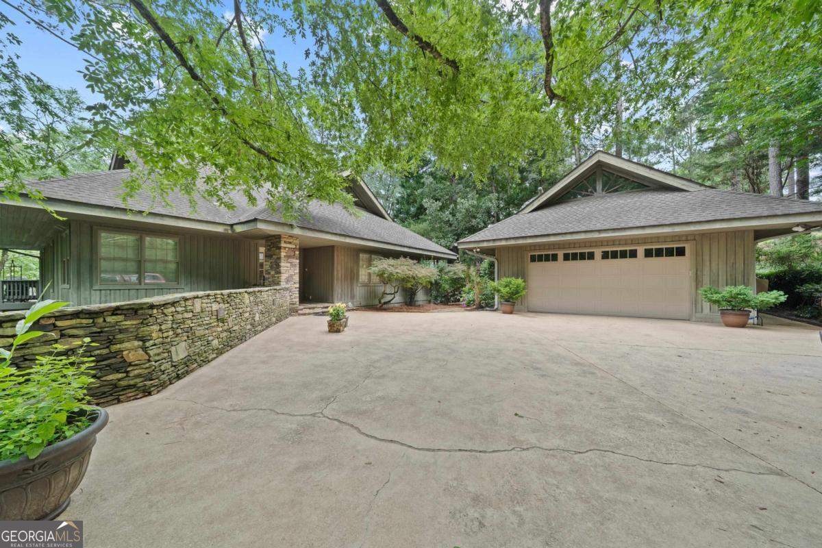 1031 Old Still Road Property Photo 2