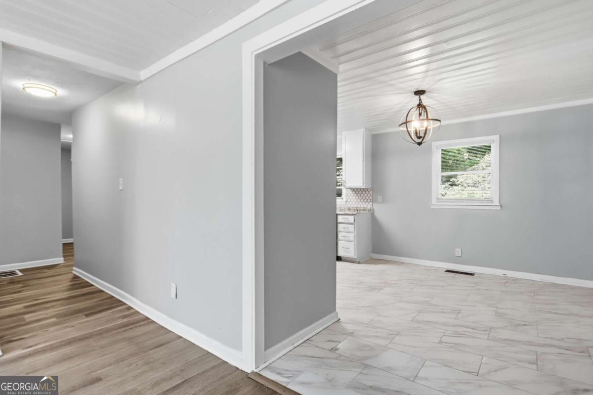 6183 Ellis Street Property Photo 5