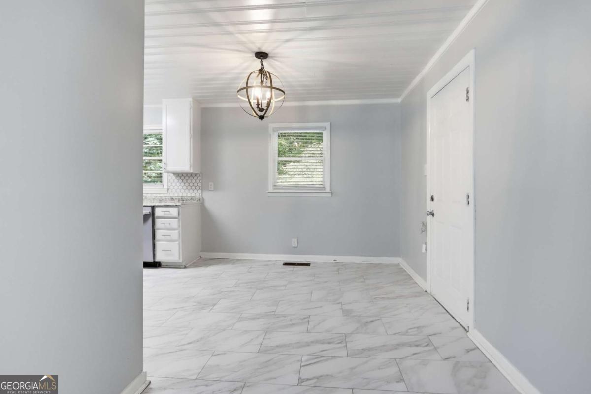 6183 Ellis Street Property Photo 6