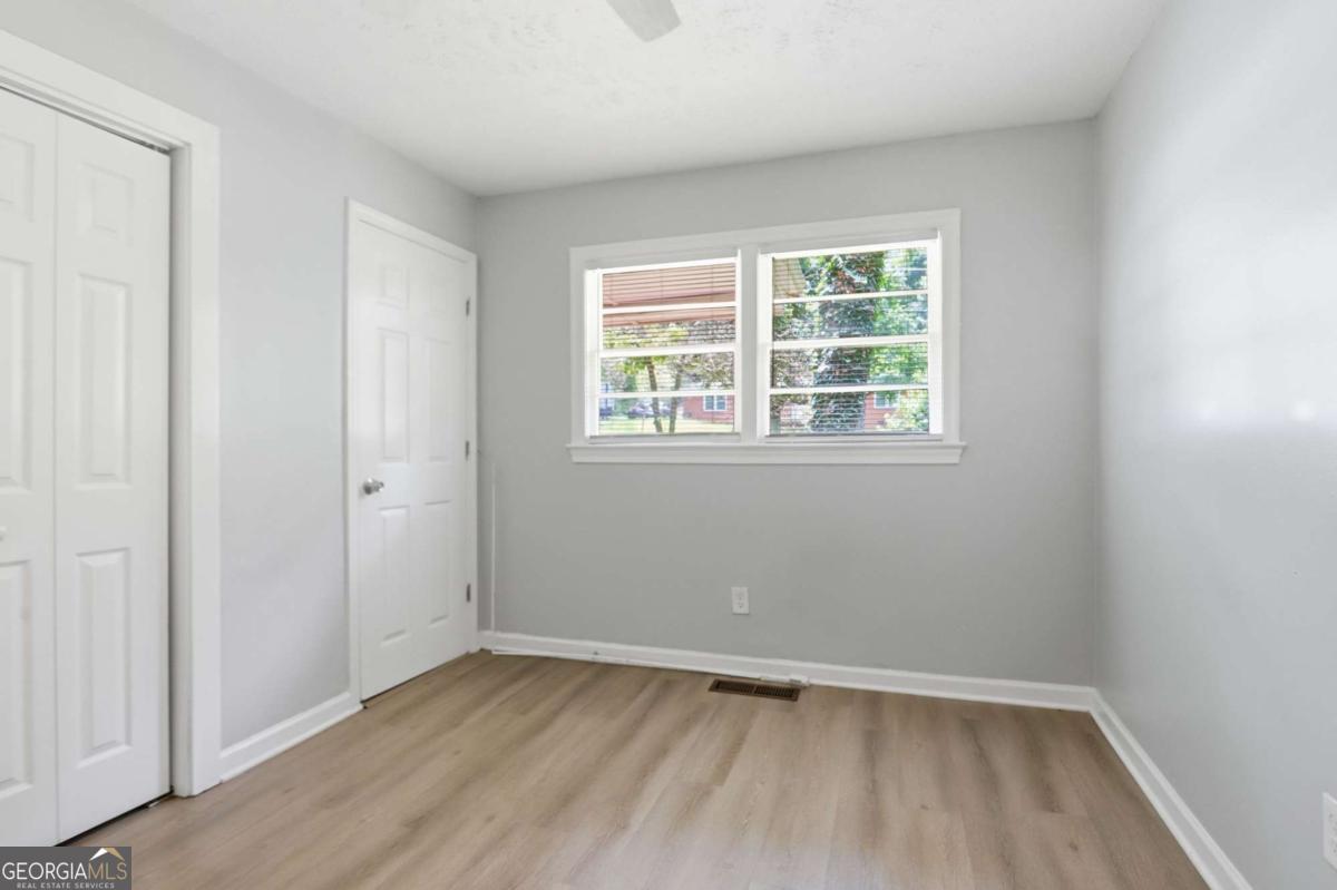 6183 Ellis Street Property Photo 9
