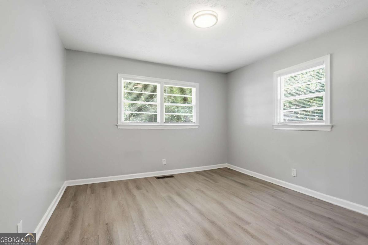 6183 Ellis Street Property Photo 11