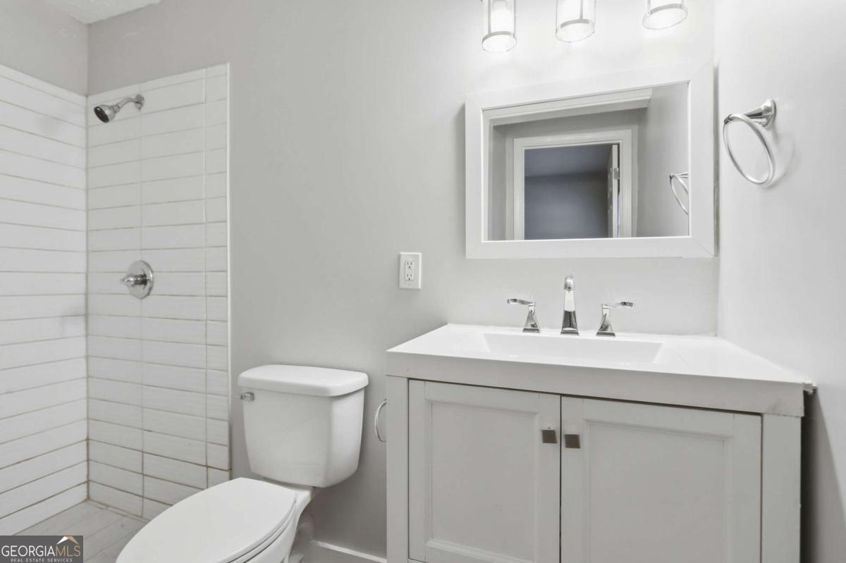 6183 Ellis Street Property Photo 17