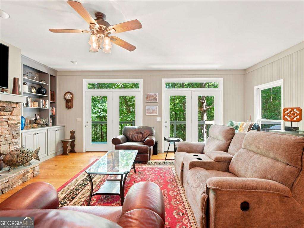 278 Bellflower Drive Property Photo 4