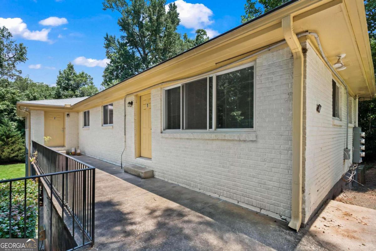 545 Oakview Road Property Photo 2