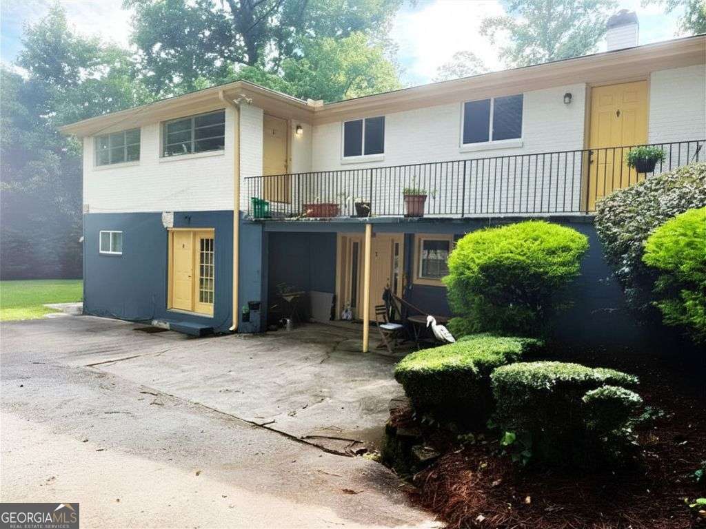 545 Oakview Road Property Photo 3