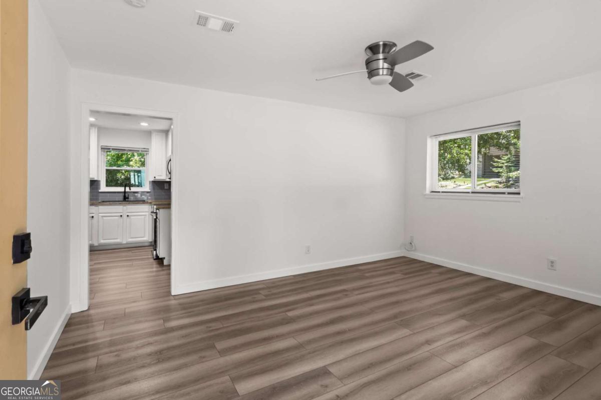 545 Oakview Road Property Photo 5
