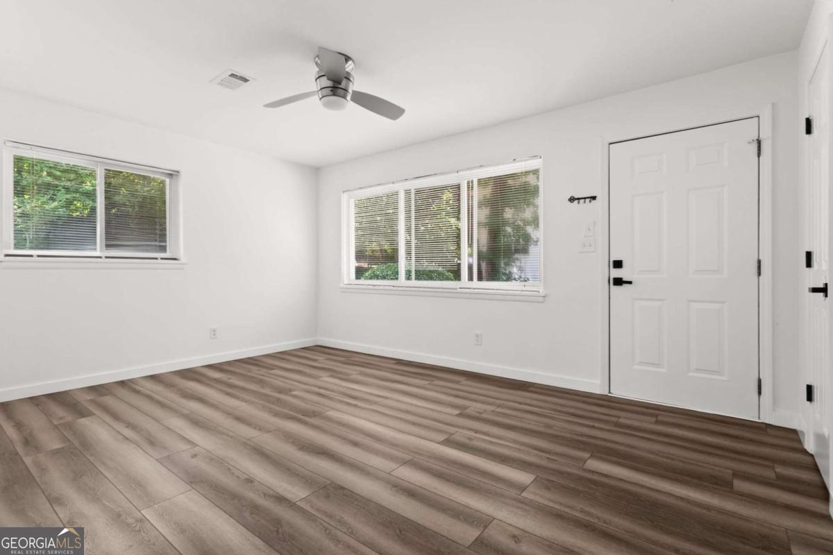 545 Oakview Road Property Photo 7