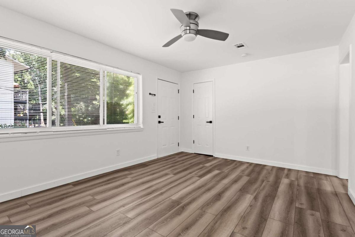 545 Oakview Road Property Photo 8