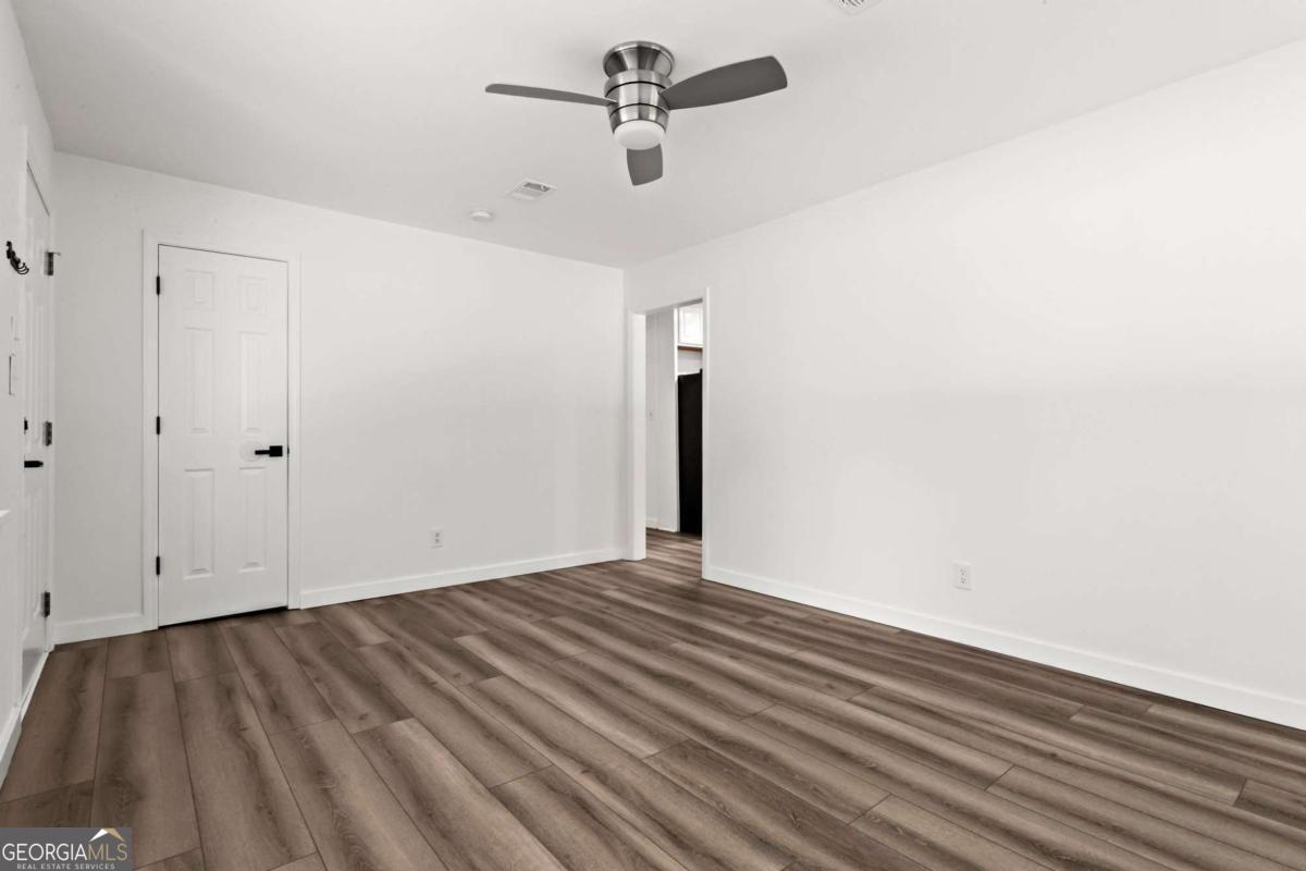 545 Oakview Road Property Photo 9