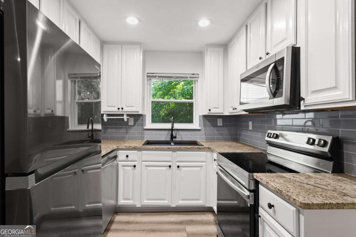 545 Oakview Road Property Photo 10
