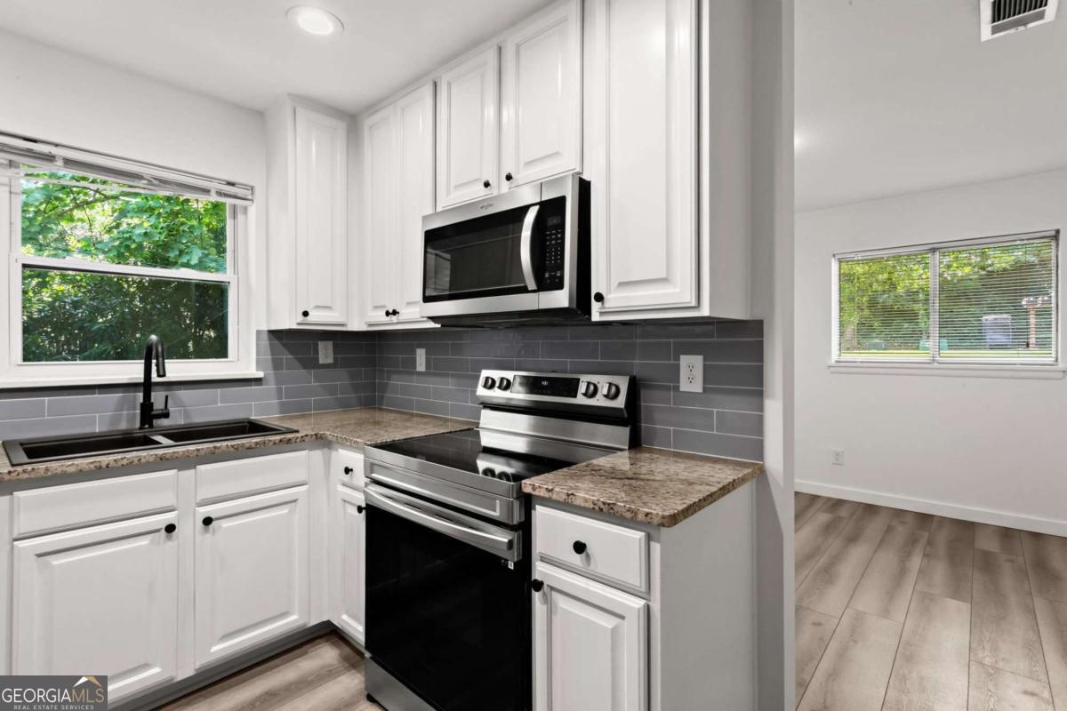 545 Oakview Road Property Photo 11