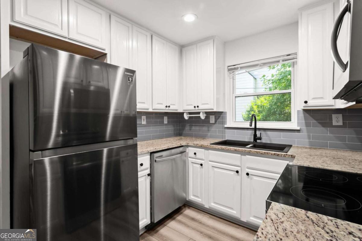 545 Oakview Road Property Photo 12