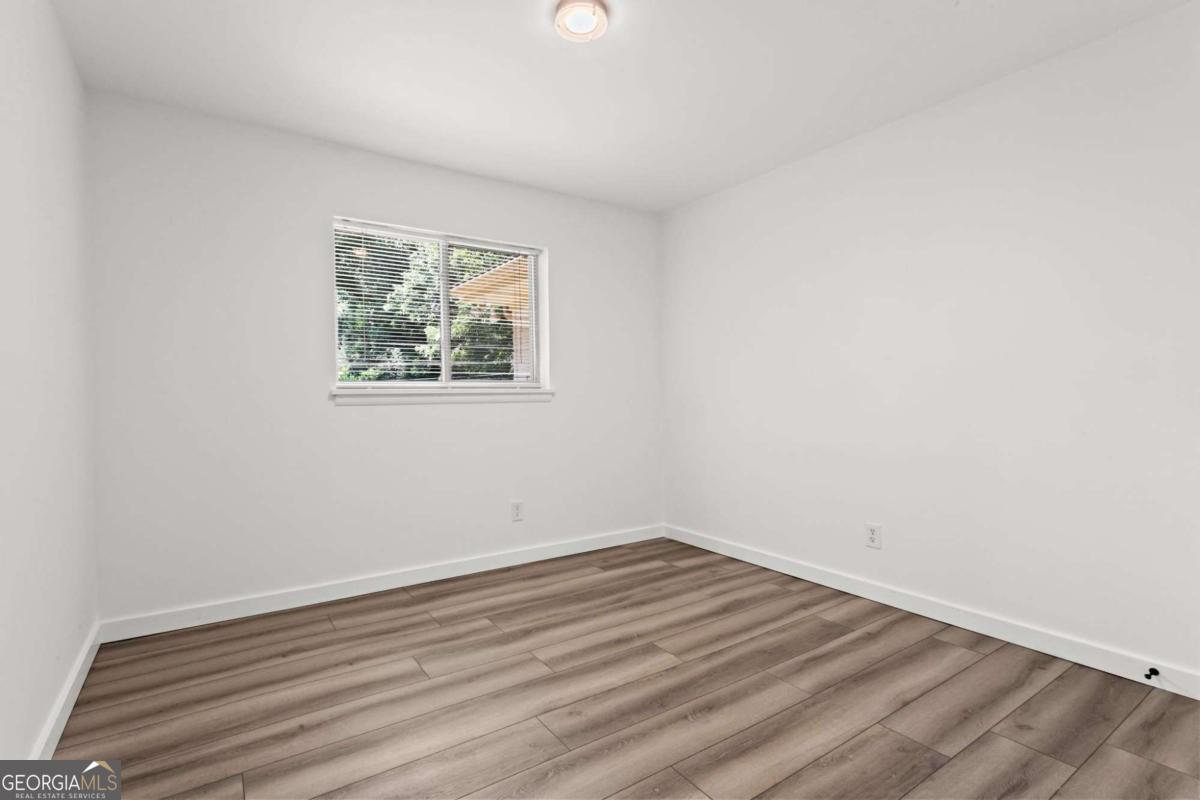 545 Oakview Road Property Photo 14