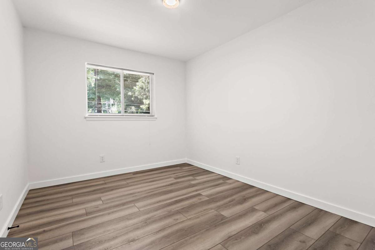 545 Oakview Road Property Photo 18