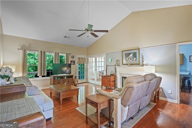 4181 Deer Springs Way Property Photo 4