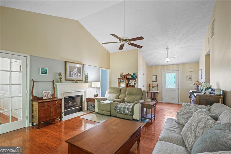 4181 Deer Springs Way Property Photo 5