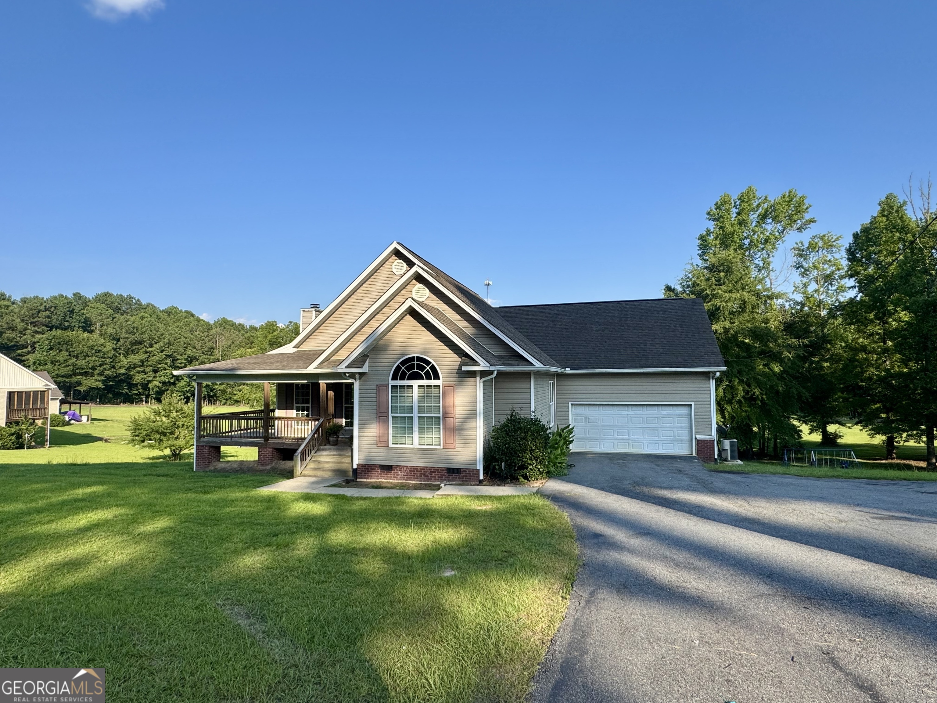 325 Overland Way Property Photo 1