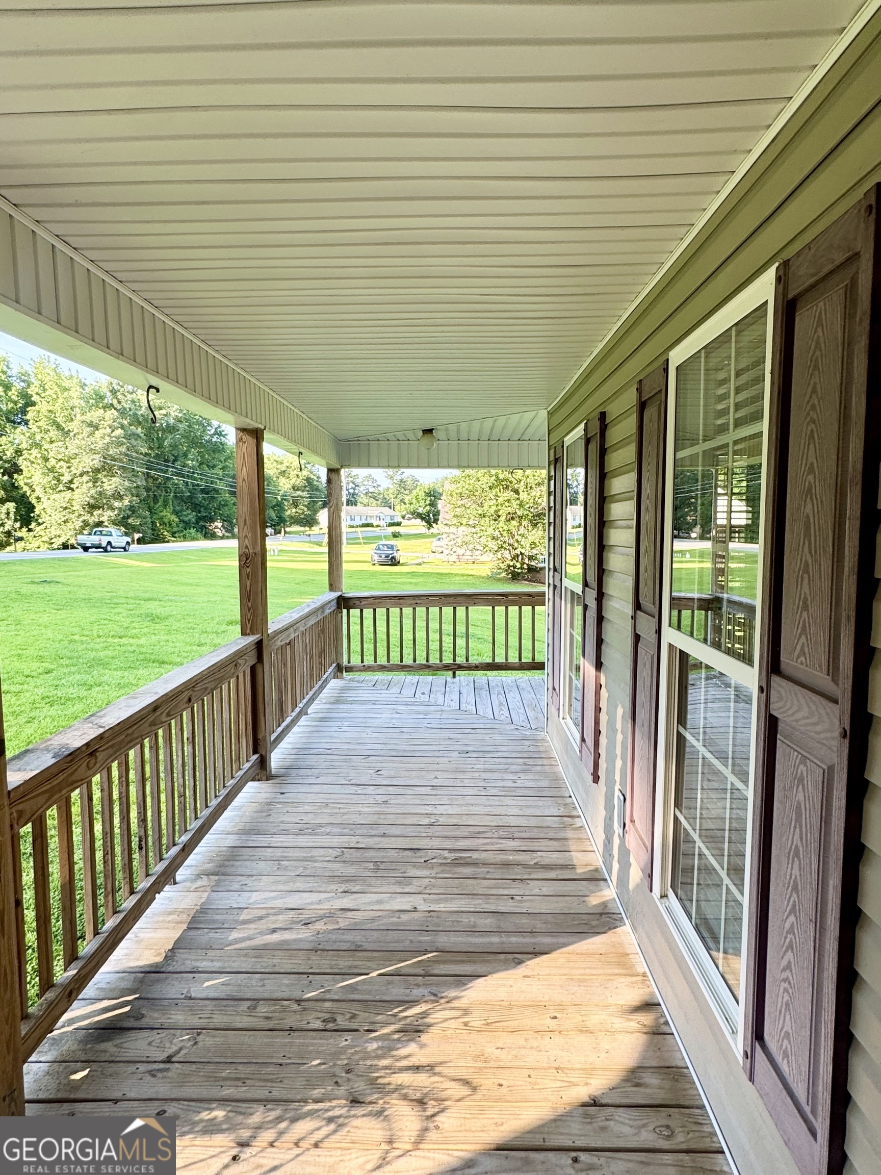 325 Overland Way Property Photo 7