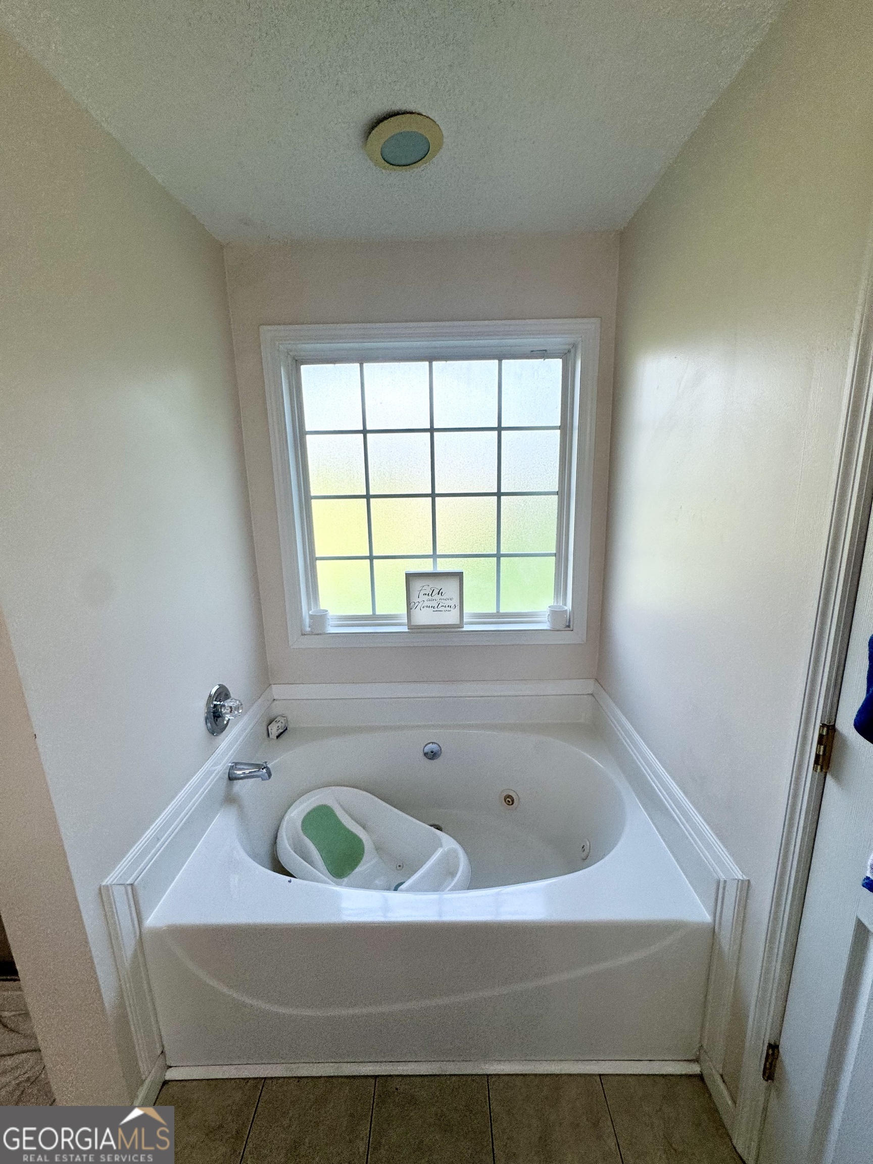 325 Overland Way Property Photo 17
