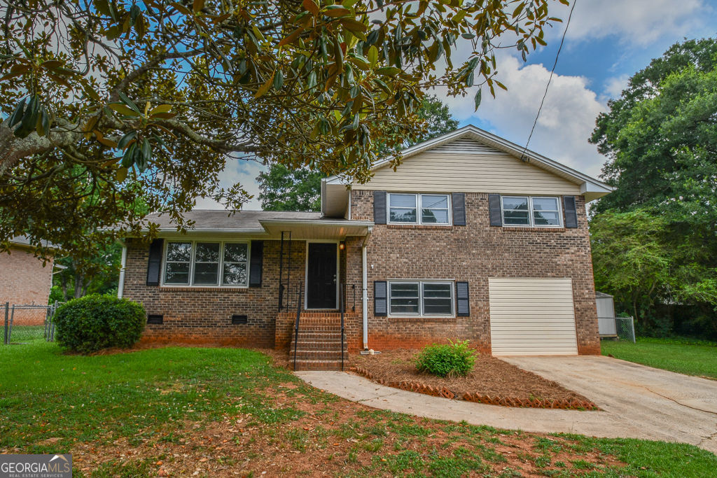 90 Cabriolet Trail Property Photo 1