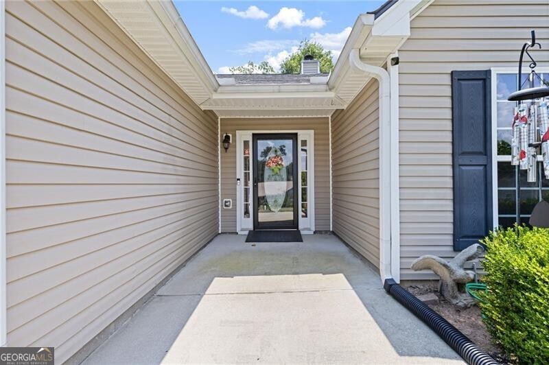 521 Embassy Walk Property Photo 4