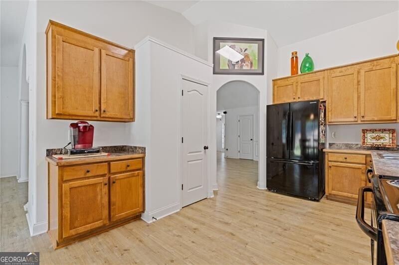 521 Embassy Walk Property Photo 14