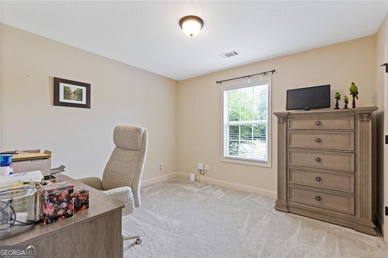 521 Embassy Walk Property Photo 24