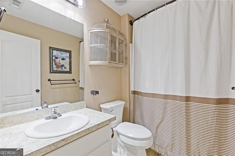 521 Embassy Walk Property Photo 25