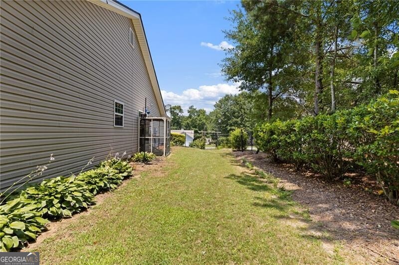 521 Embassy Walk Property Photo 29