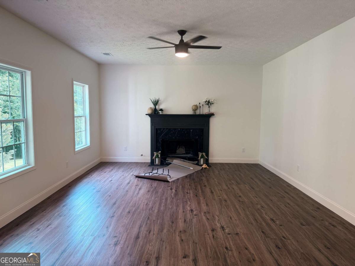 245 Winchester Drive Property Photo 8
