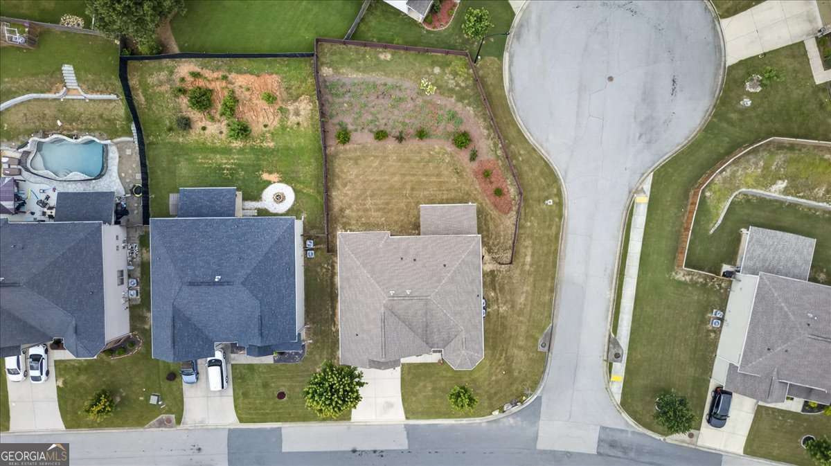 405 Victoria Heights Drive Property Photo 3