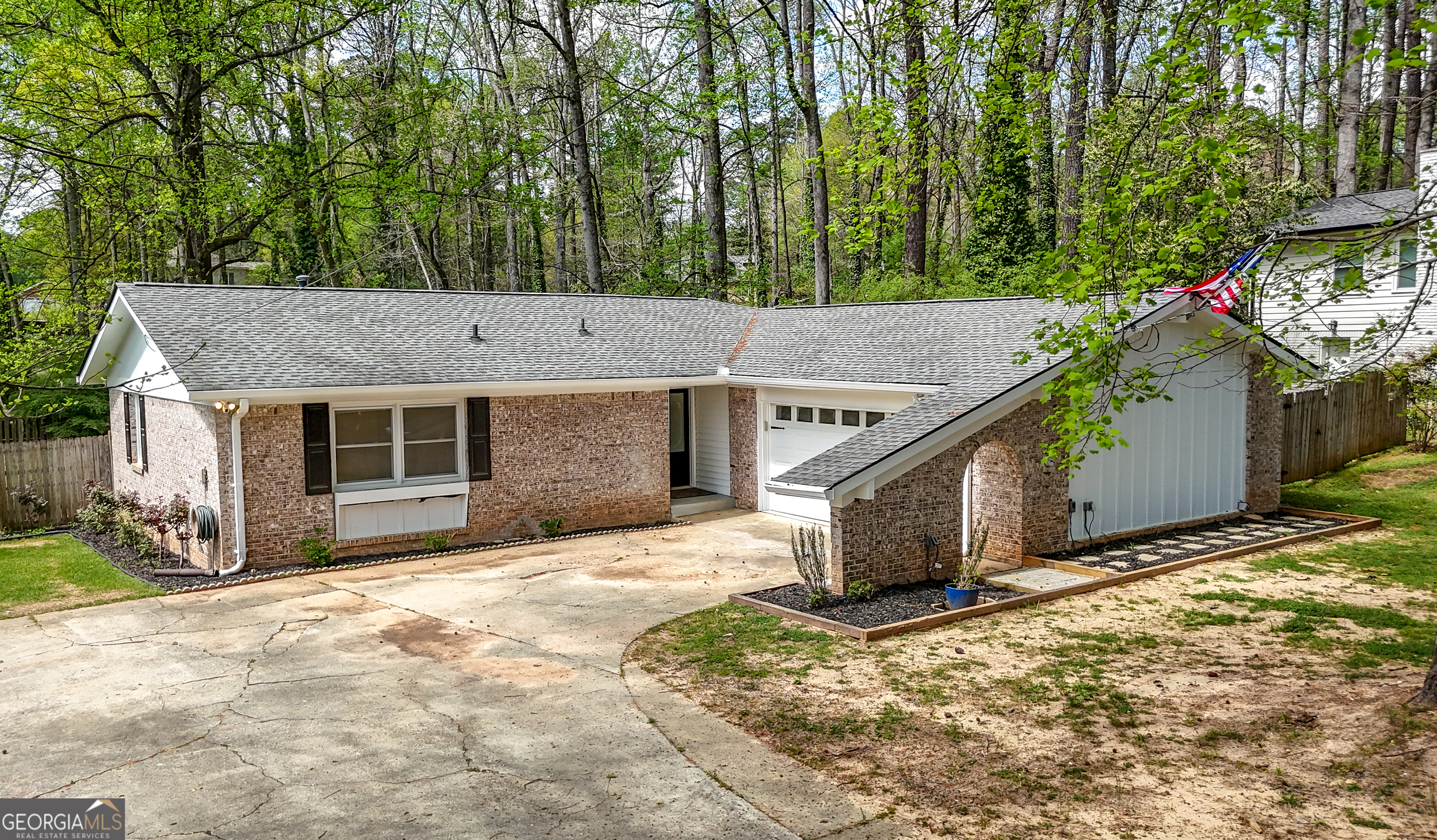 3220 Foxwood Trail SE Property Photo 1