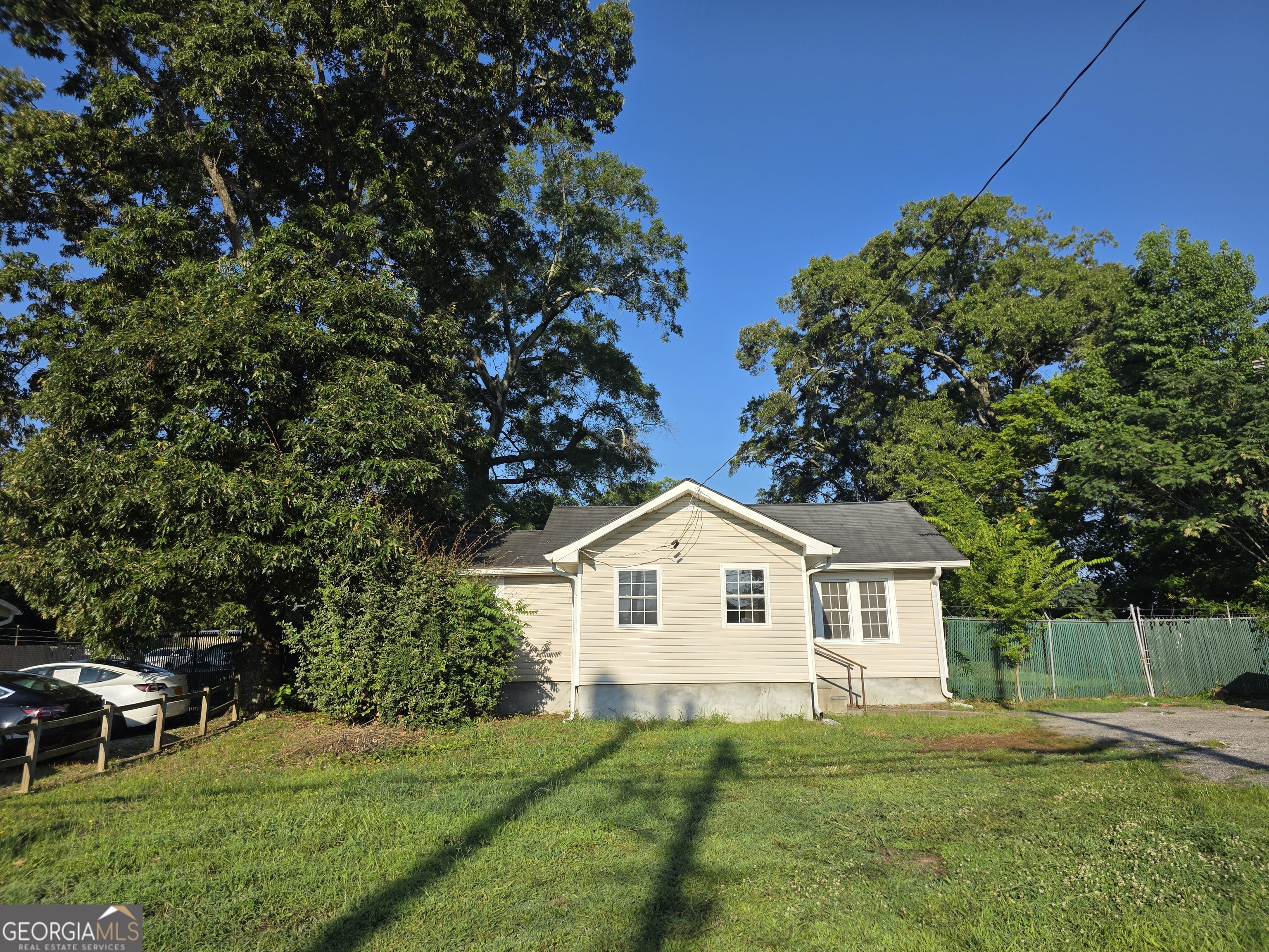 6639 S Sweetwater Road Property Photo 1