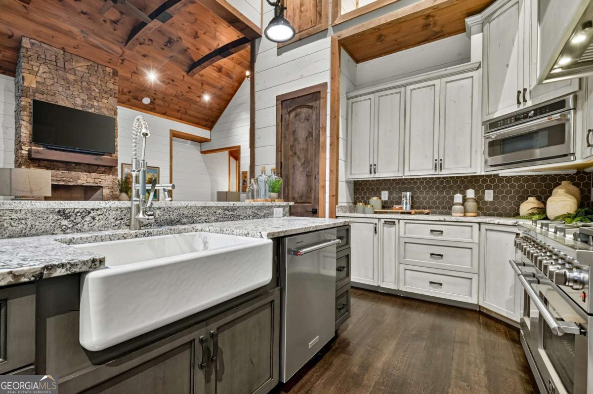 66 Rome Point Property Photo 22