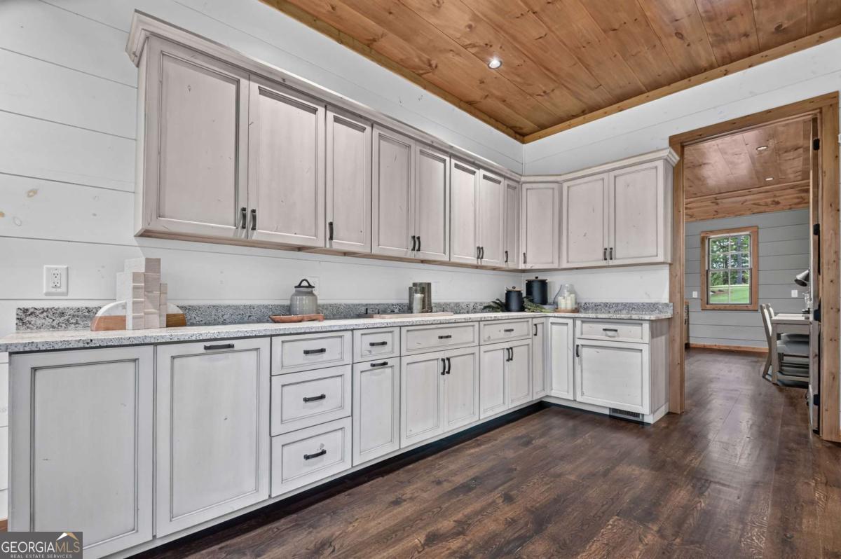 66 Rome Point Property Photo 42