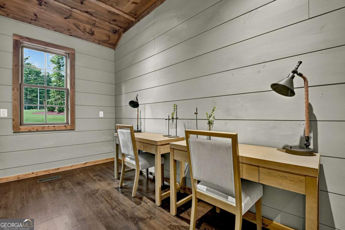 66 Rome Point Property Photo 44