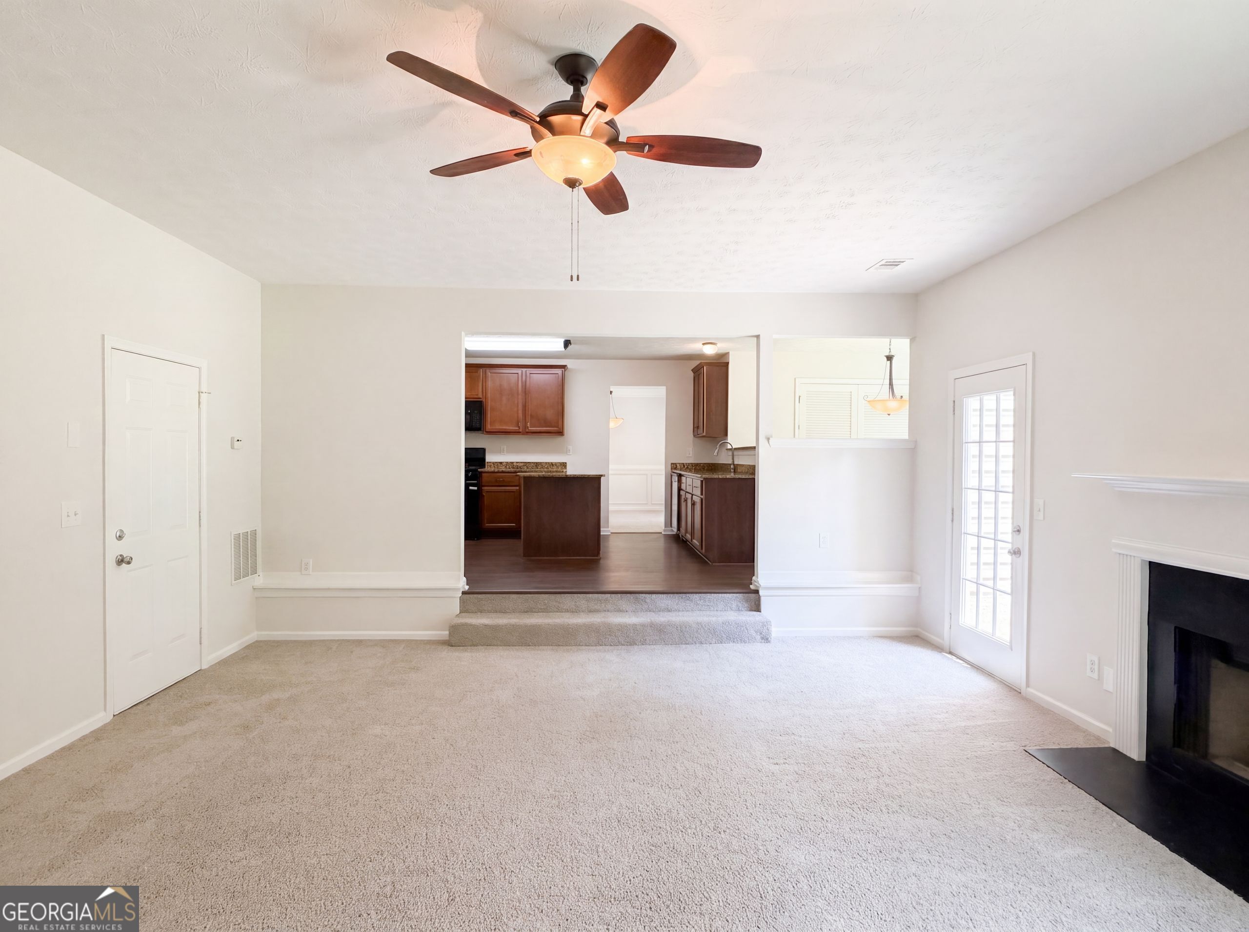 1672 Bennett Drive Property Photo 3