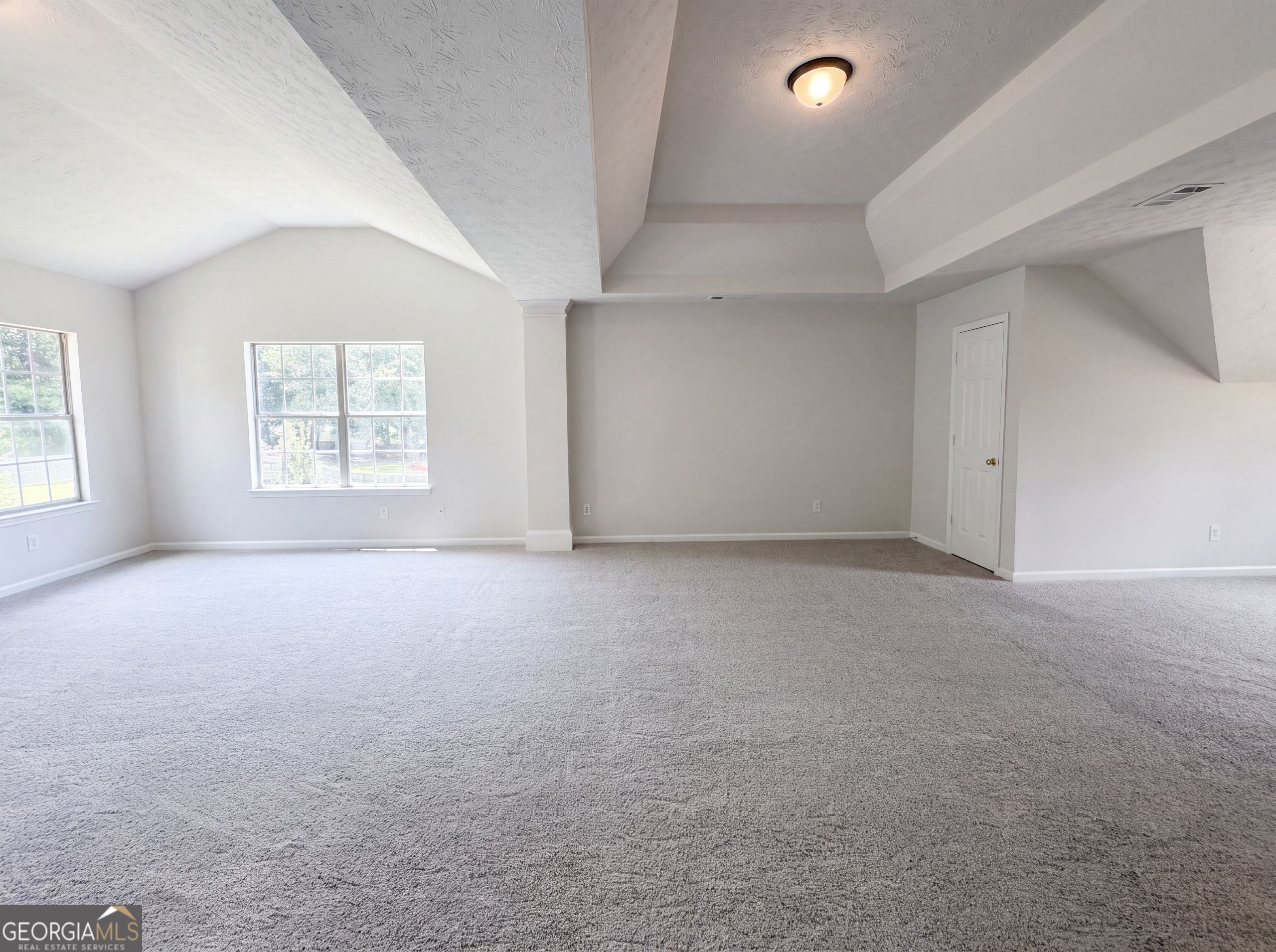1672 Bennett Drive Property Photo 4
