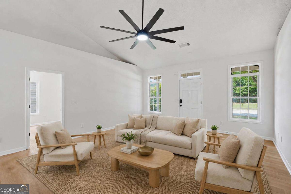 1225 Lafayette Square Property Photo 7