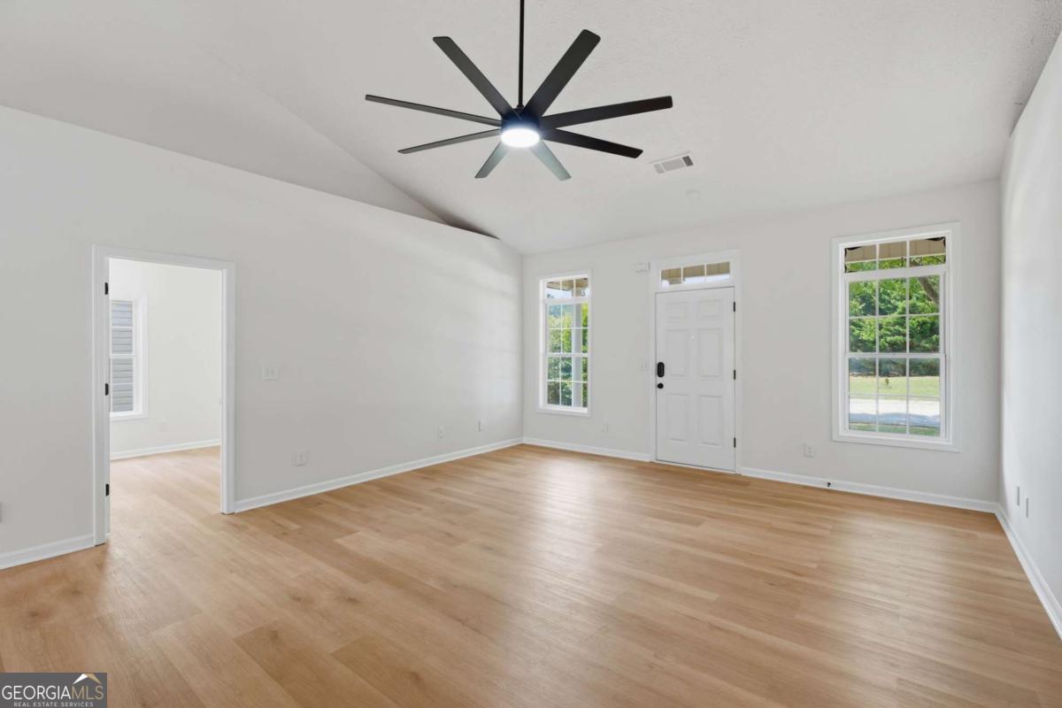 1225 Lafayette Square Property Photo 8