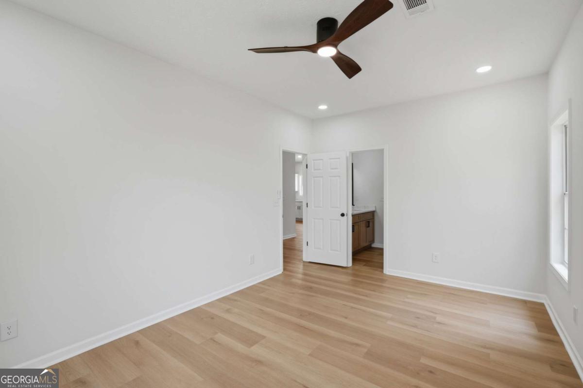1225 Lafayette Square Property Photo 18