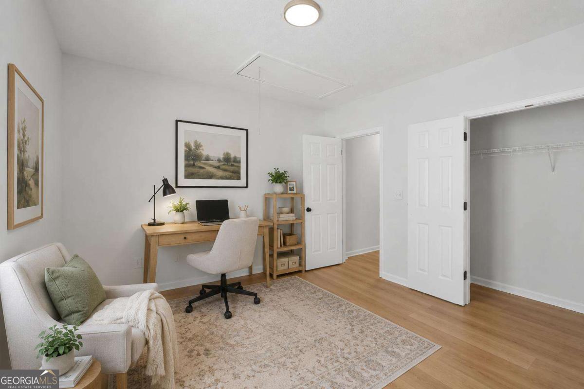 1225 Lafayette Square Property Photo 25