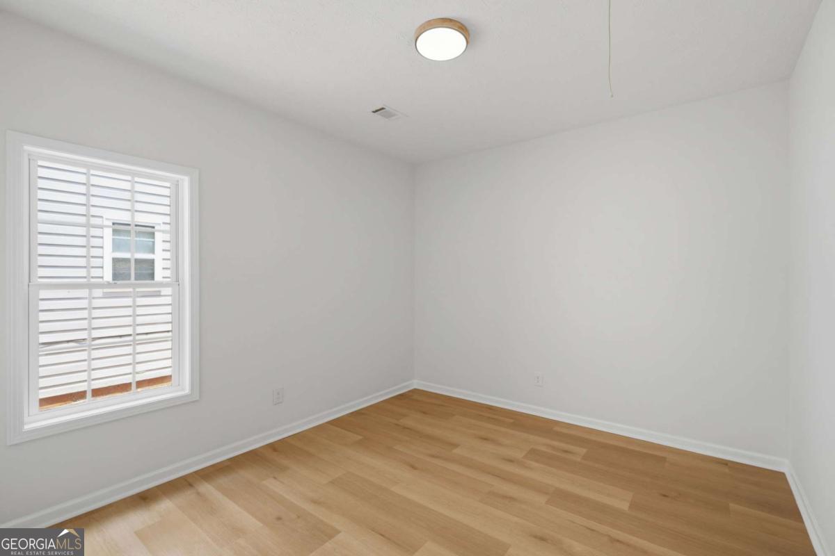 1225 Lafayette Square Property Photo 28
