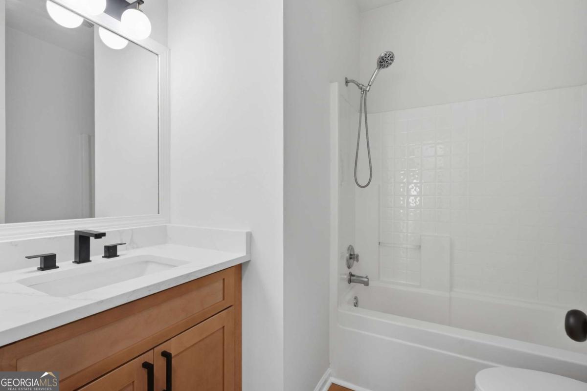 1225 Lafayette Square Property Photo 29