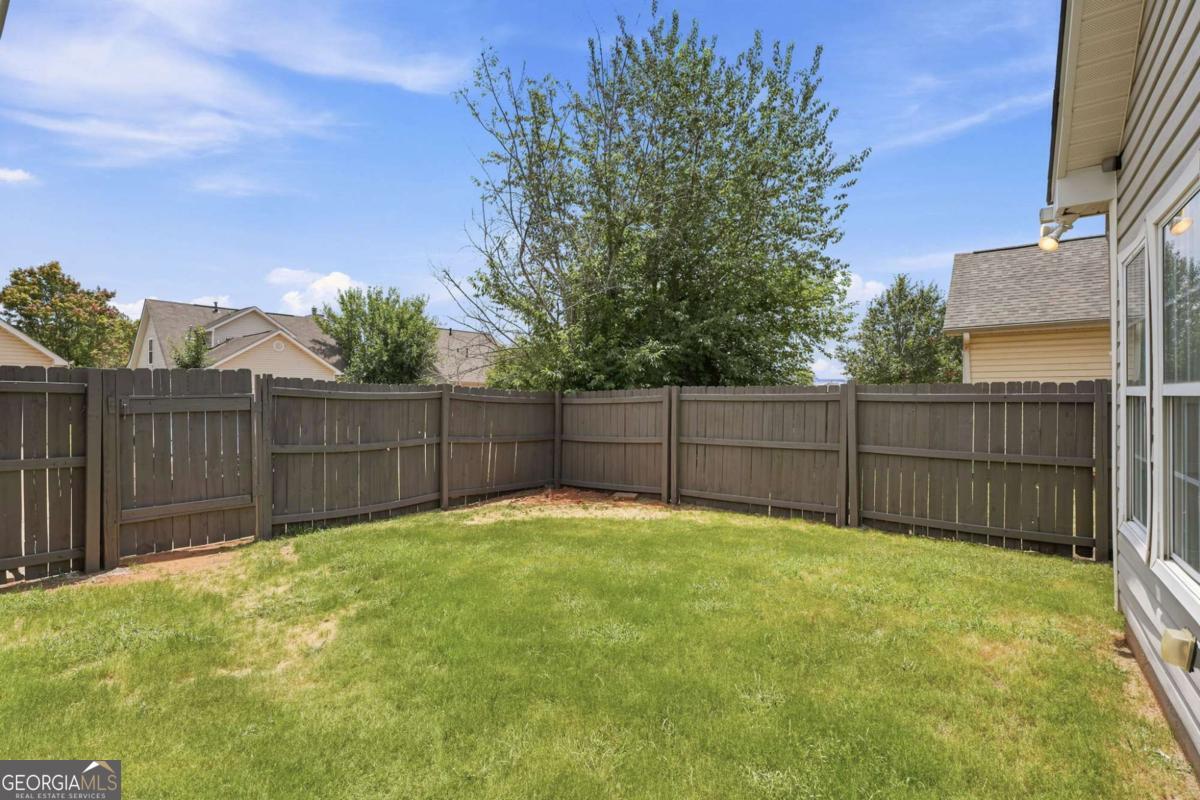 1225 Lafayette Square Property Photo 33