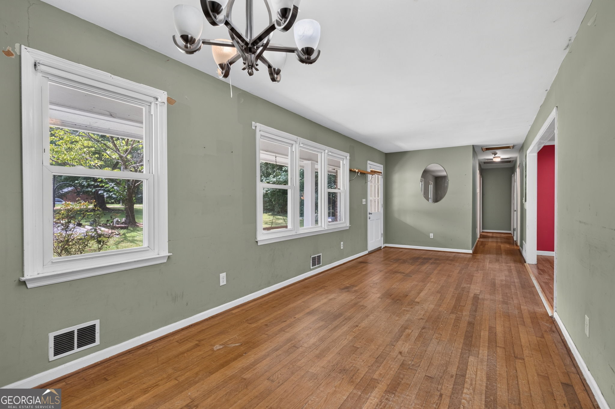 210 Cumming Street Property Photo 6
