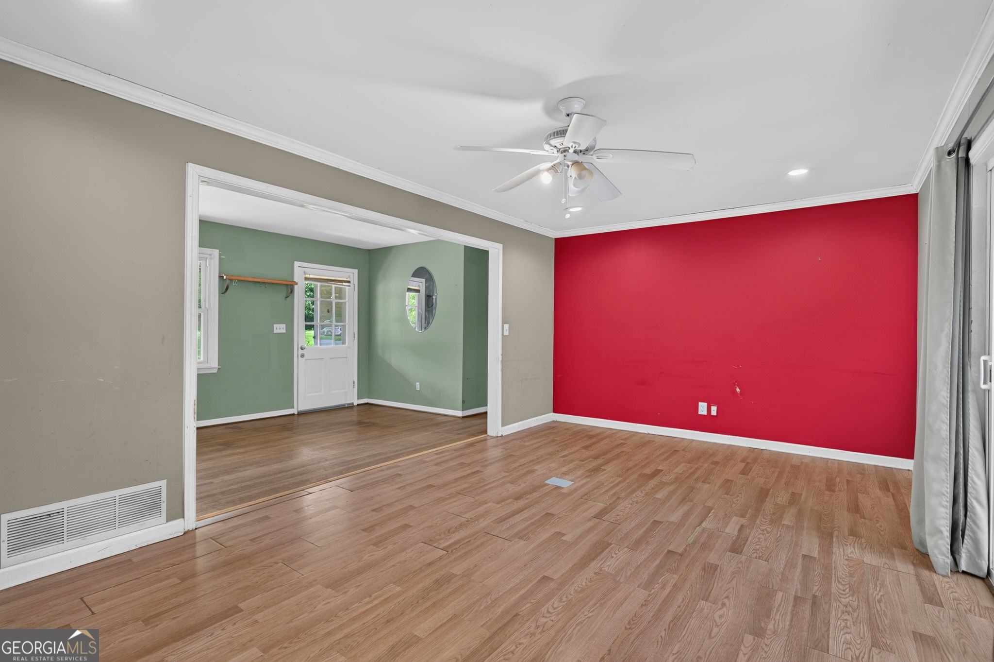 210 Cumming Street Property Photo 9